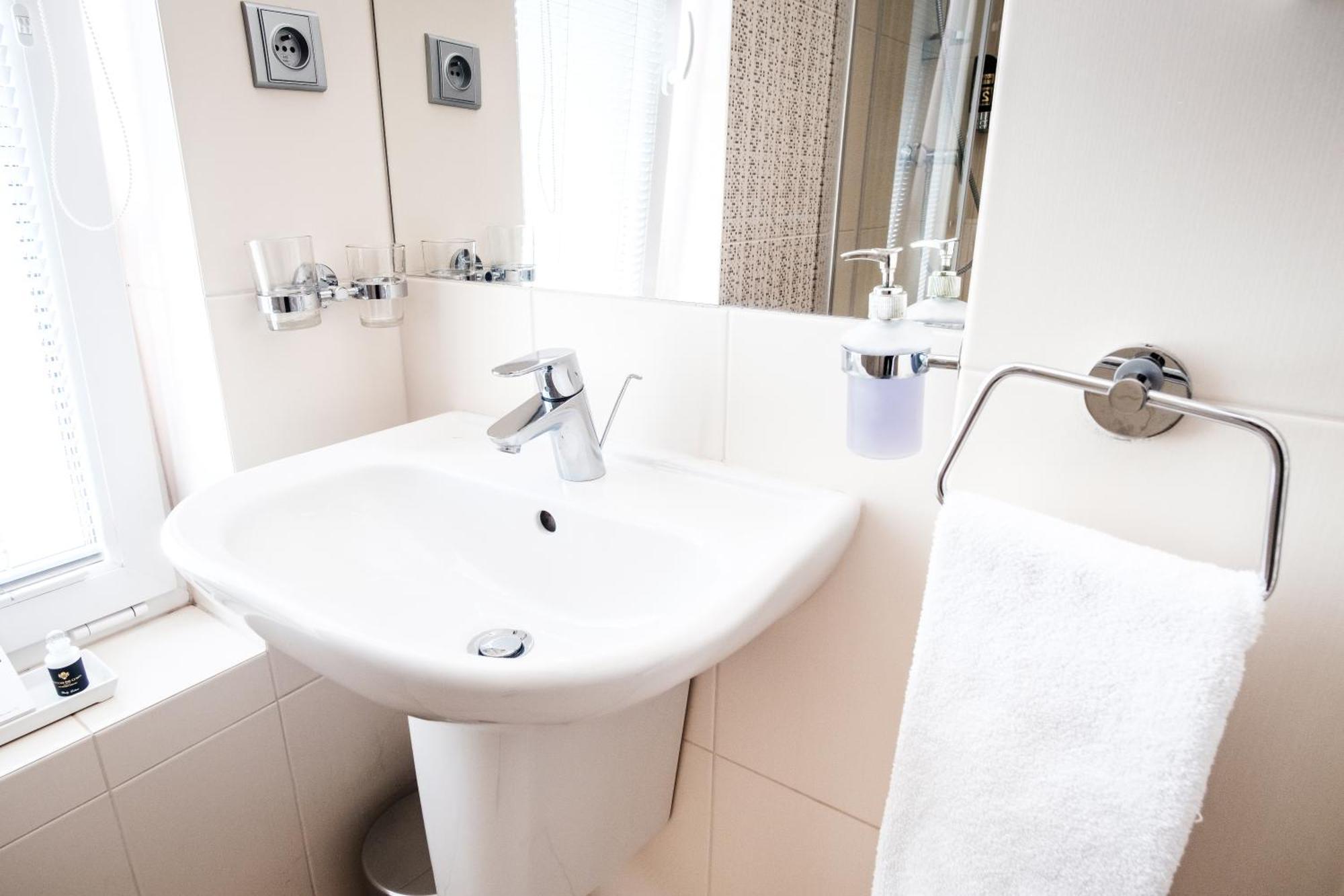 Hotel Deluxe With Free Wellness And Fitness Centrum Nitra Phòng bức ảnh
