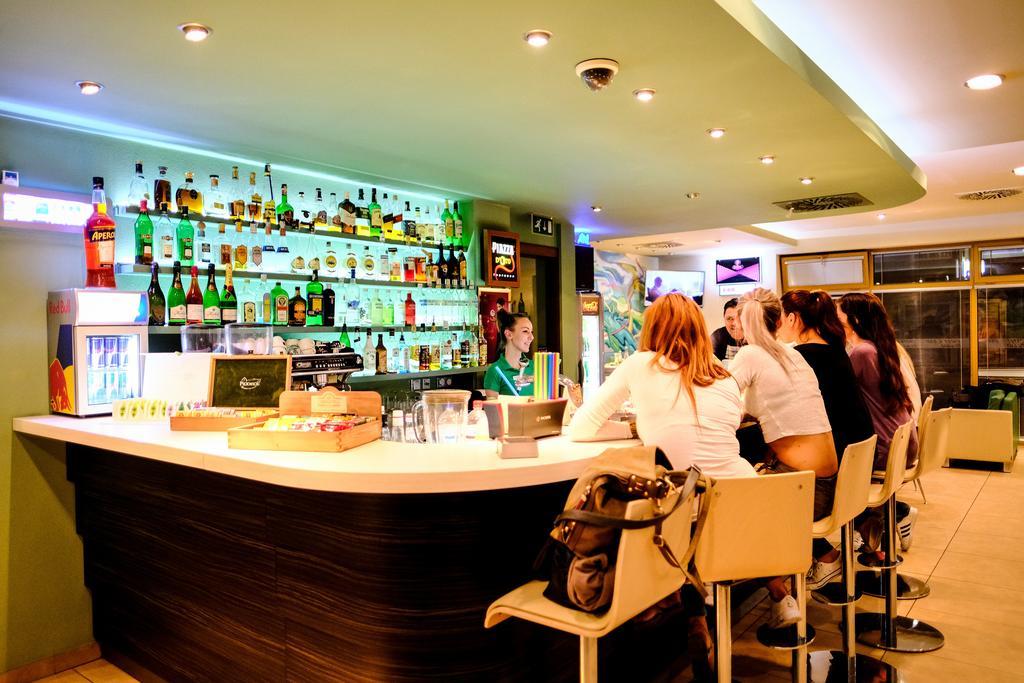 Hotel Deluxe With Free Wellness And Fitness Centrum Nitra Ngoại thất bức ảnh